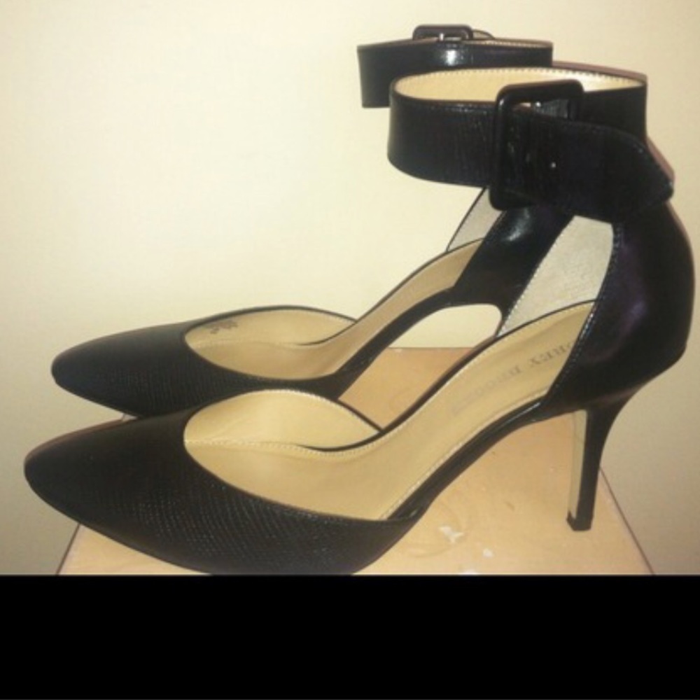 SALE TODAY! Audrey Brooke sexy low heel size 10